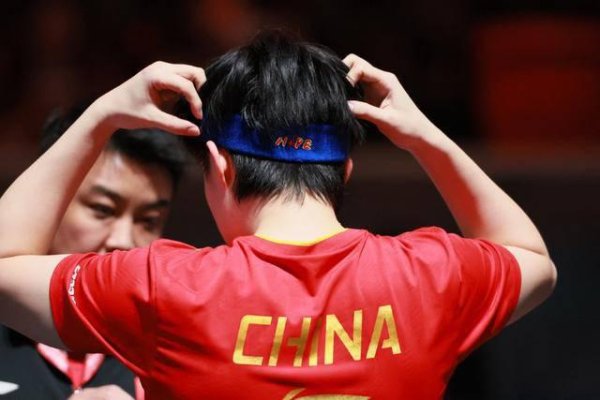 王楚钦爆冷输球，激发球迷对国乒培育组不悦！王楚钦赛后正面回答