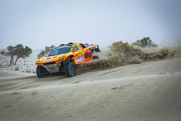 2025环塔圆满收官 刘彦贵夺得汽车组总冠军