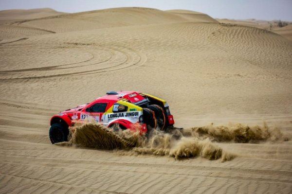 环塔SS2摩托组马汀一骑绝尘 汽车组严峻考验