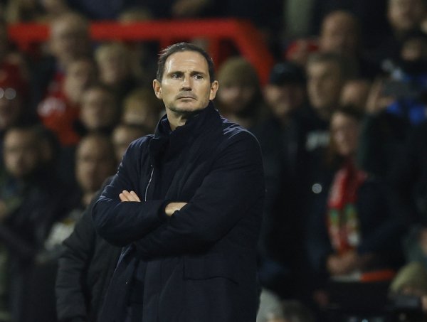 兰帕德五连胜中断! 考文垂0-3不敌伊镇, 仍以7分上风领跑英冠