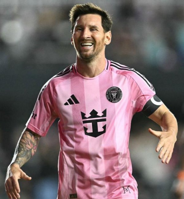 38岁梅西通宵创造历史！贝克汉姆赢麻了：0元签下球王，3年夺3冠