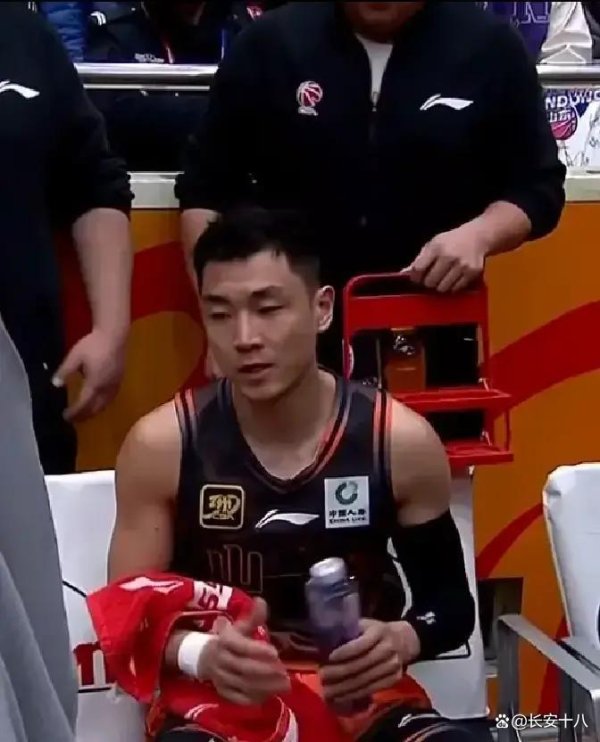 3胜1负绝杀晋级！高诗岩三场替补，邱彪重塑山东男篮靠啥神操作？