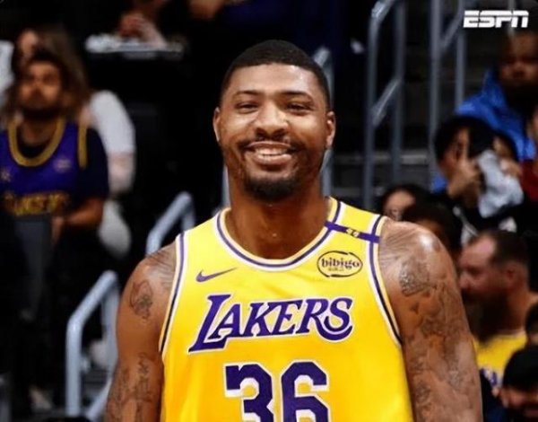 湖东说念主惨败马刺1喜3忧！斯玛特成神射，里弗斯硬仗崩盘，忽闪没法看