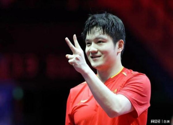 张本智和庆祝行为问候樊振东：他是我的偶像！但愿能与他再次对阵