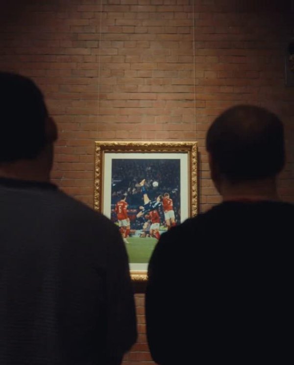 晋级寰宇杯元勋，麦克托米奈倒钩进球照在苏格兰好意思术馆展出