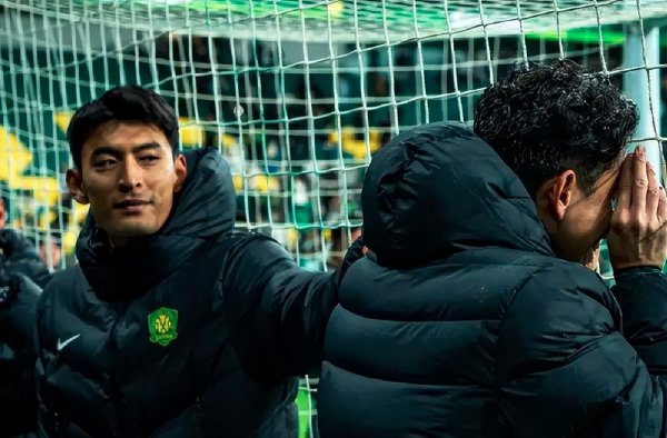 王子铭离队有原因：新援抢了他的交替位置，张玉宁也只可当替补