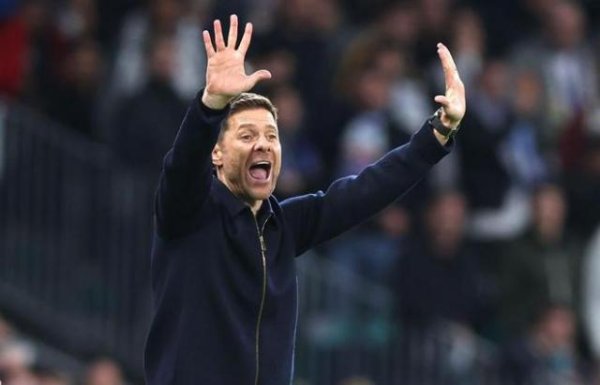 44岁阿隆索哭晕？冬窗念念买2东谈主自救遭皇马否决 老佛爷只温雅打讼事