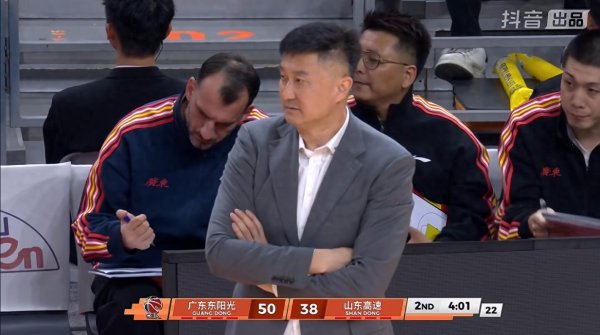 广东憾输1分揪出最大罪魁，明知此东说念主夙昔却专爱用，杜锋错中加错