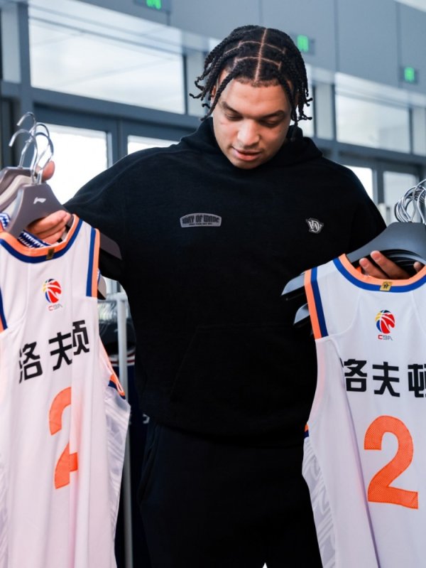 18分7板6助！洛夫顿：一起走来阻难易感谢天主迷恋 保合手这股劲