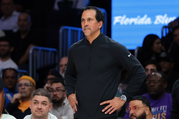 斯波：咱们要打快坚抓我方的作风 这需要插足全身心的心力体能