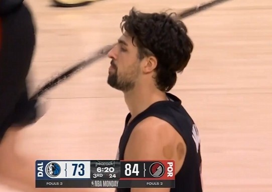 太可惜！阿夫迪亚冲破送直传 但使劲过猛杨瀚森没接到